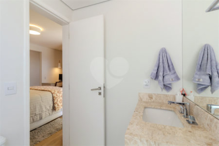 Apartamento à venda com 3 suítes em Vila Ipojuca, São Paulo, SP