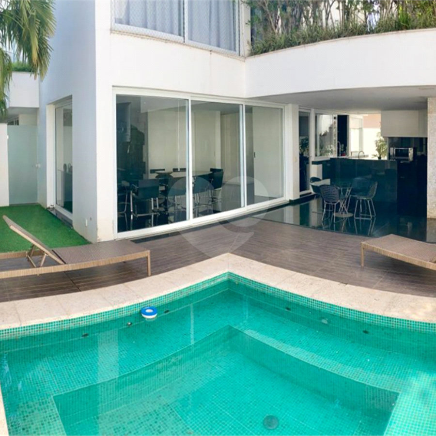 Casa à venda com 3 suítes em Anhangabaú, Jundiaí, SP