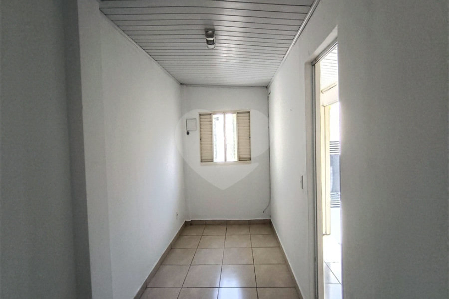 Casa para alugar com 1 quarto no condomínio Cond R Claudio Rodrigues Lopes, São Paulo - SP