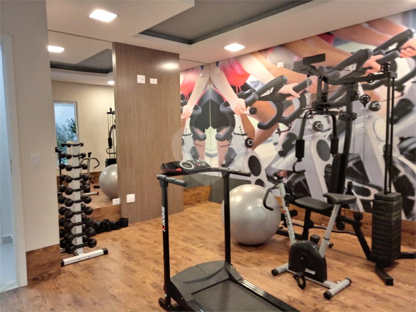 Apartamento com sacada - metrô Tucuruvi - NOVO