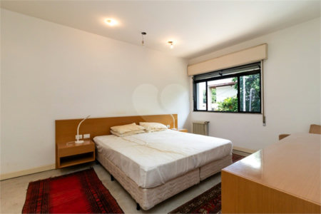 Casa à venda com 4 quartos, sendo 1 suíte, em Jardim Novo Mundo, São Paulo, SP