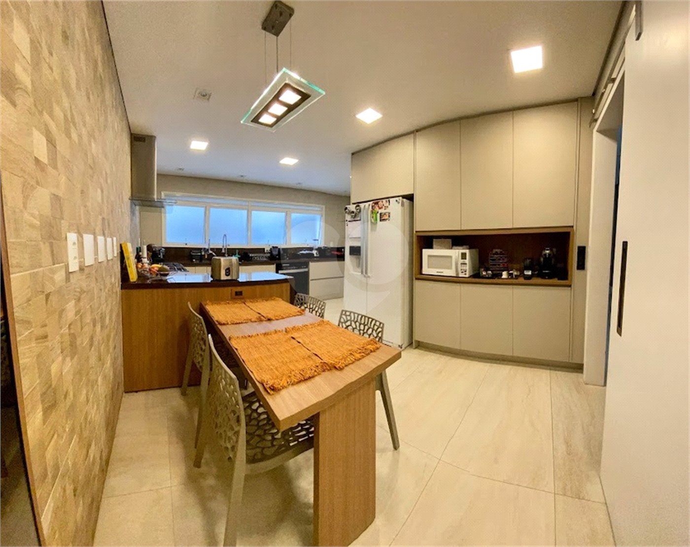 Apartamento à venda com 3 suítes em Vila Suzana, São Paulo, SP