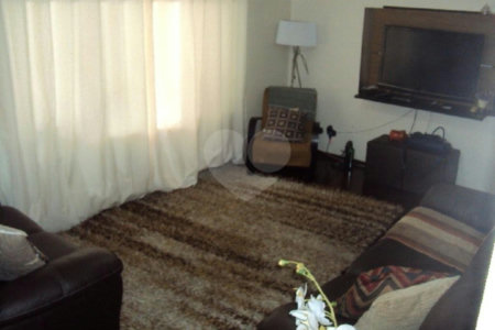 Sobrado à venda com 3 quartos, sendo 1 suíte,  em Jardim Pinheiros, São Paulo, SP