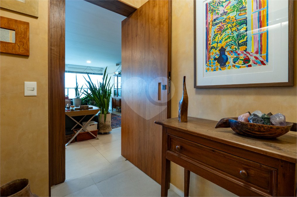 Apartamento à venda com 3 suítes em Campo Belo, São Paulo, SP