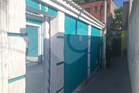 Casa à venda ou para alugar com 2 quartos, sendo 1 suíte, no condomínio Sem Nome Estrada Guandu do Sapê 1444, Rio de Janeiro - RJ