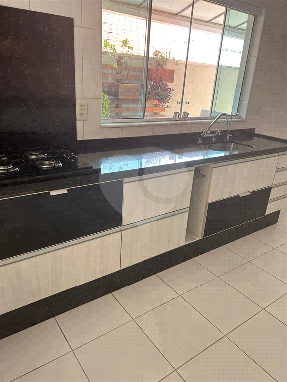 Casa à venda com 3 suítes no condomínio Terras de São Francisco, Vinhedo - SP