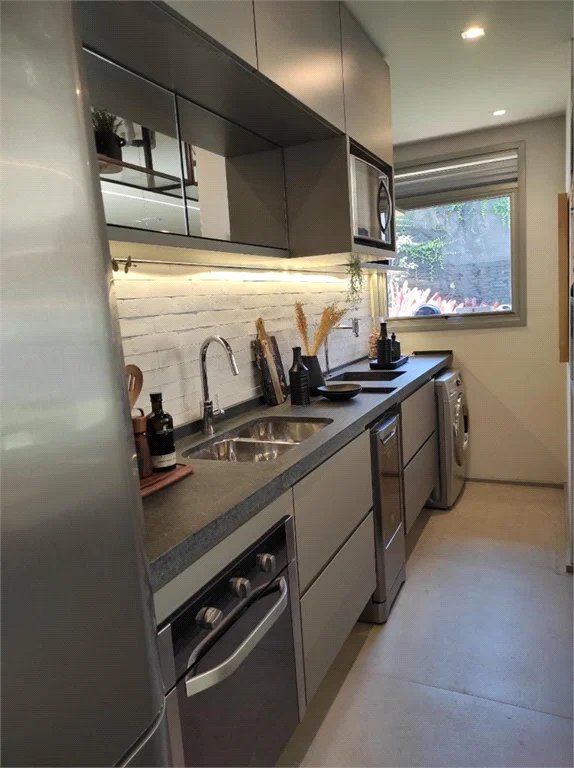 Apartamento à venda com 3 quartos, sendo 1 suíte,  em Pinheiros, São Paulo, SP