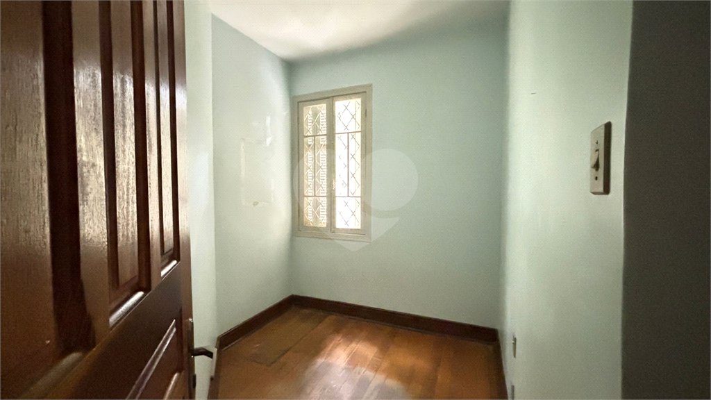 Sobrado à venda ou para alugar com 15 quartos em Tremembé, São Paulo, SP