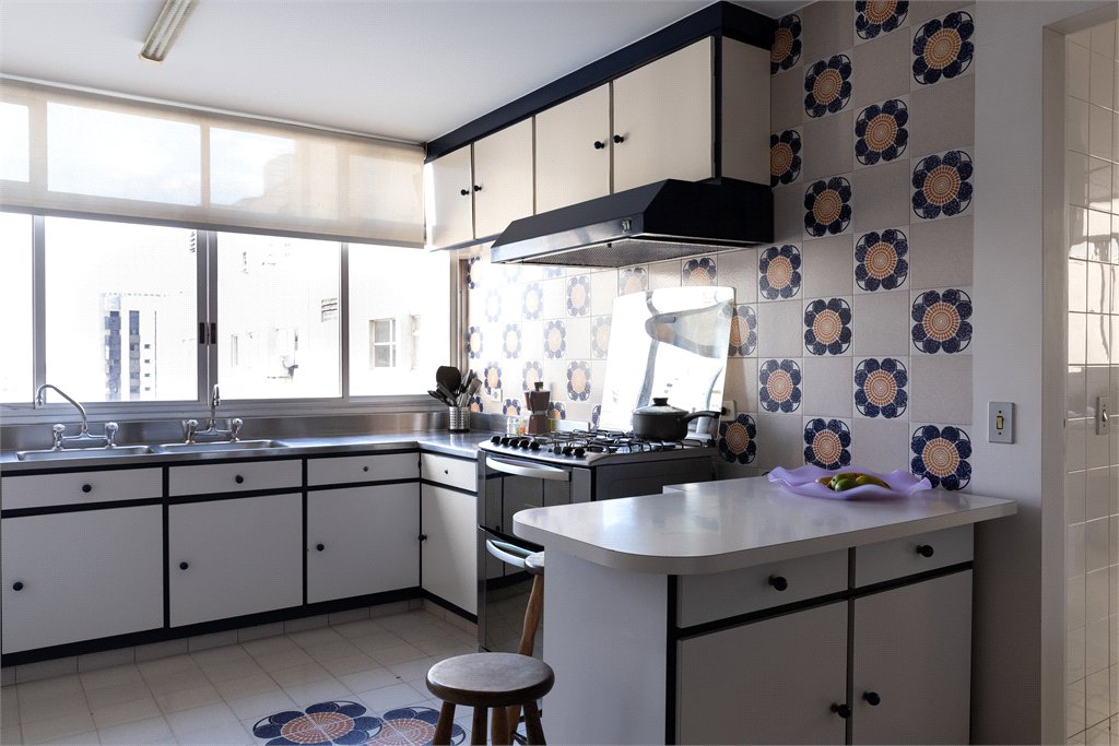 Apartamento à venda com 4 quartos, sendo 2 suítes, em Jardim Paulista, São Paulo, SP