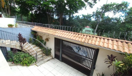 Casa à venda com 3 quartos, sendo 1 suíte,  em Jardim Colombo, São Paulo, SP