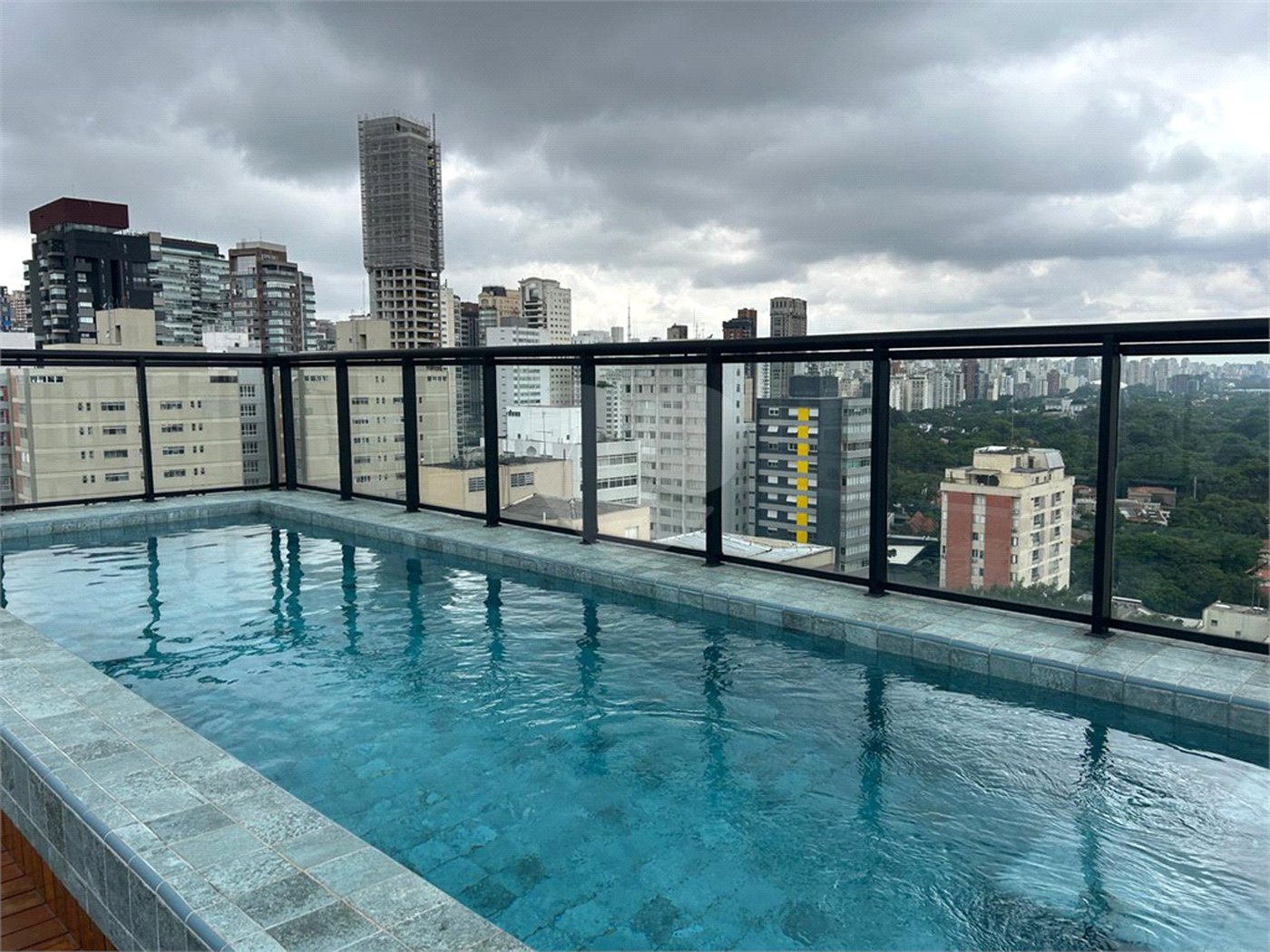 Apartamento à venda com 2 suítes em Cerqueira César, São Paulo, SP