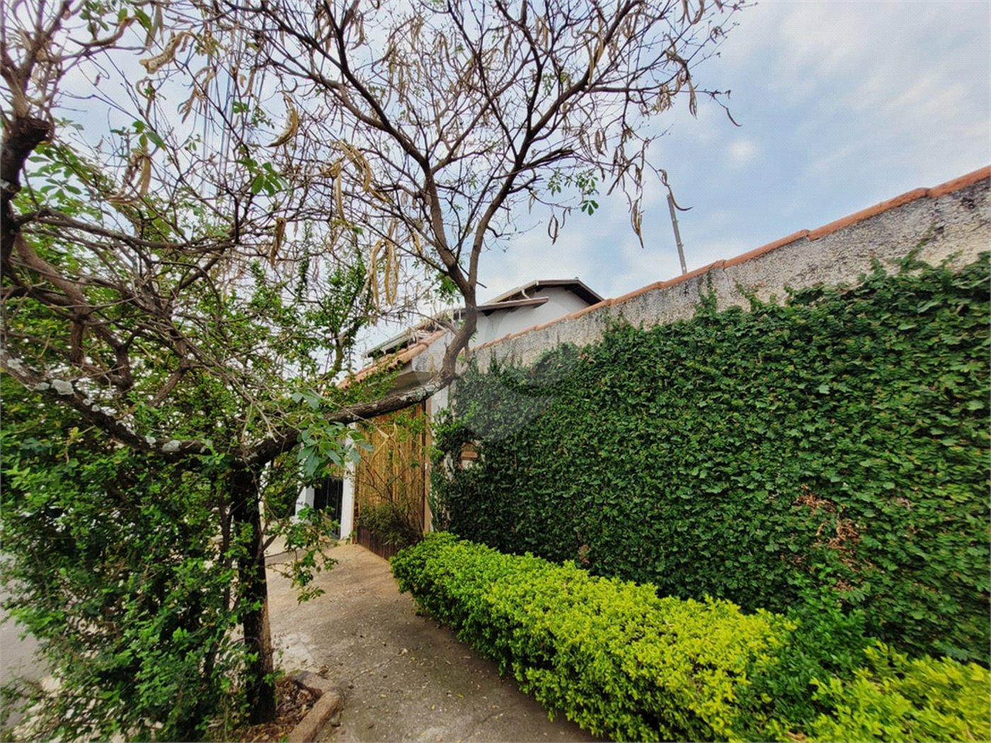 Sobrado à venda com 4 quartos, sendo 1 suíte, em Jardim Regina, Indaiatuba, SP