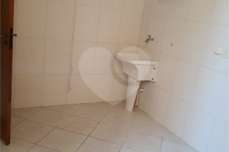 Casa à venda com 3 quartos, sendo 1 suíte, no condomínio Saude, São Paulo - SP