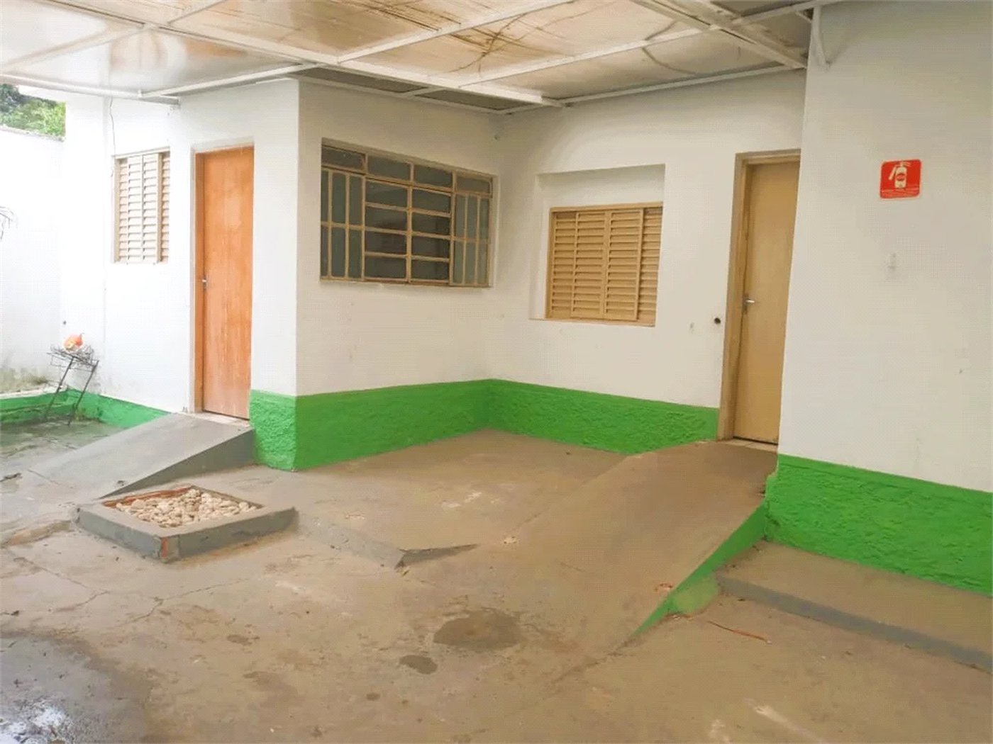 Casa à venda ou para alugar com 7 quartos, sendo 2 suítes, em Jardim Peri Peri, São Paulo, SP