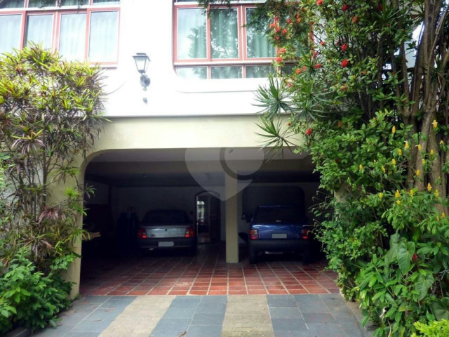 Sobrado à venda com 4 quartos, sendo 2 suítes,  em Tremembé, São Paulo, SP