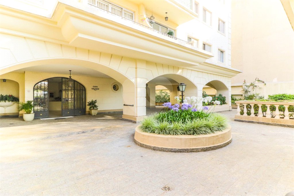Apartamento à venda com 3 quartos, sendo 1 suíte, em Santo Amaro, São Paulo, SP