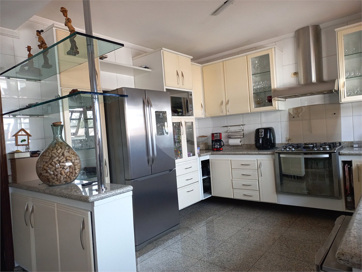 Casa à venda com 3 suítes em Parque Monte Alegre, Taboão da Serra, SP