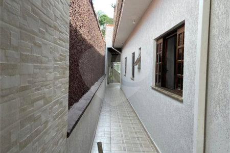 Casa à venda com 3 quartos, sendo 1 suíte, em Vila Acoreana, Poá, SP