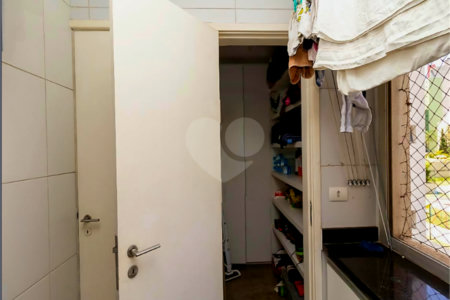 Apartamento à venda com 3 quartos, sendo 2 suítes,  em Pinheiros, São Paulo, SP