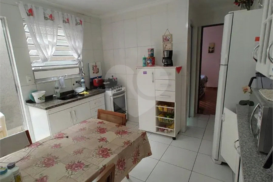 Casa à venda com 2 quartos, sendo 1 suíte, em Parque Maria Domitila, São Paulo, SP