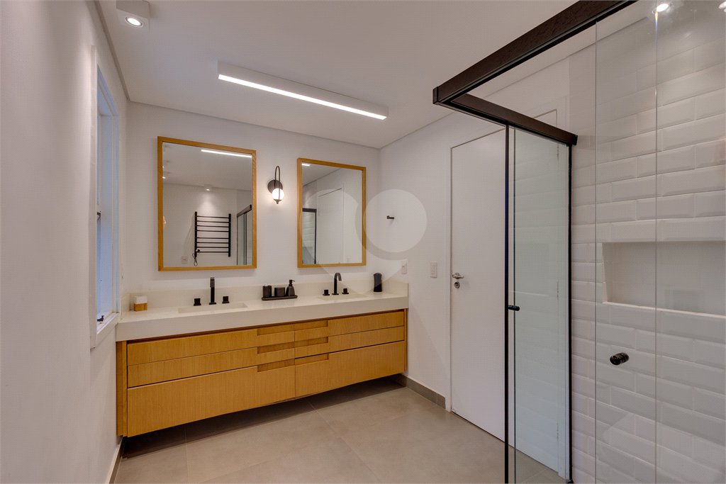 Casa Térrea à venda com 4 suítes em Jardim Marajoara, São Paulo, SP
