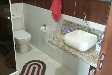 Chácara à venda com 3 quartos, sendo 2 suítes,  em Monterrey, Louveira, SP