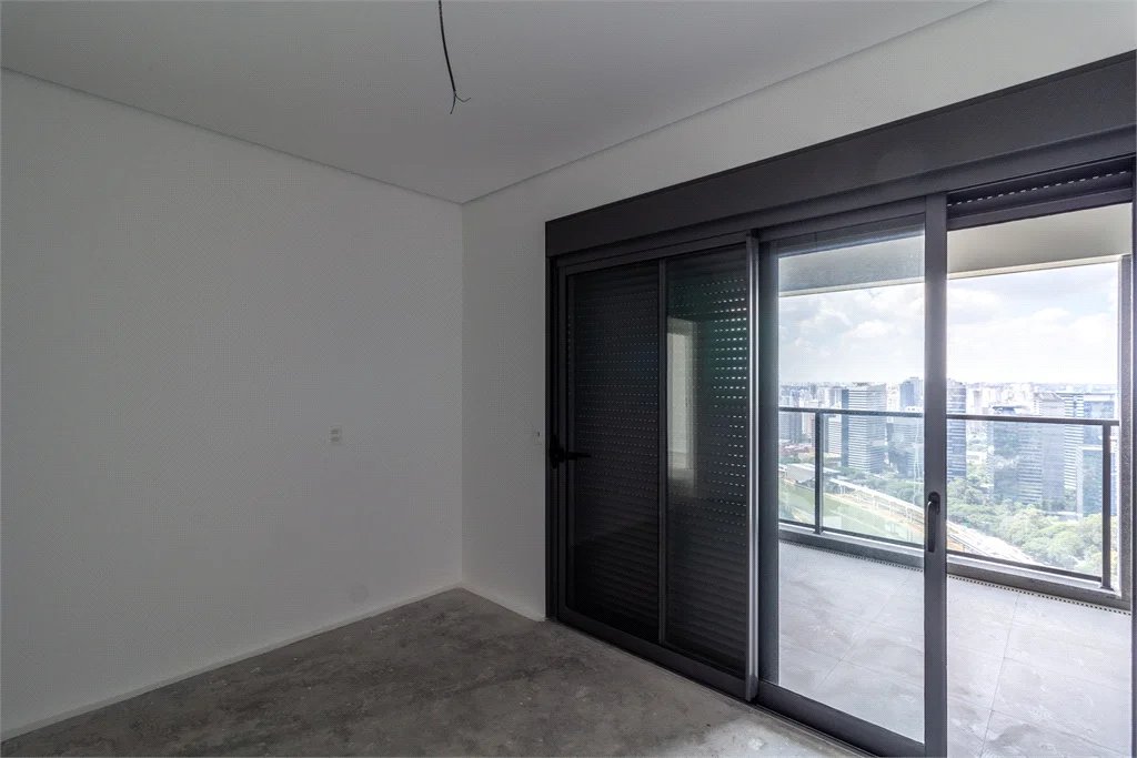 Apartamento à venda ou para alugar com 4 quartos, sendo 3 suítes,  em Jardim Morumbi, São Paulo, SP