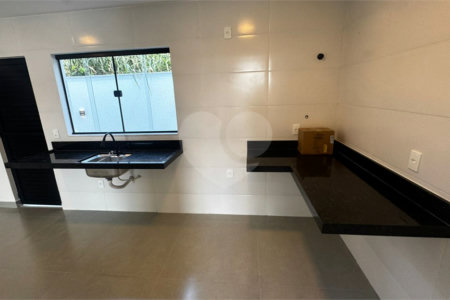 Casa à venda com 3 quartos, sendo 1 suíte, no condomínio Parque Guará, Rio de Janeiro - RJ