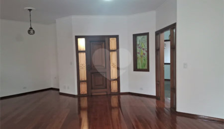 Apartamento à venda com 4 quartos, sendo 2 suítes,  no Centro, Poços de Caldas, MG