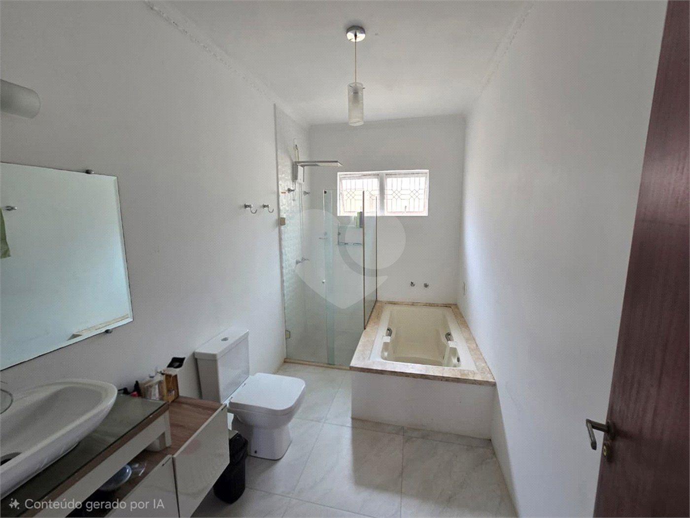 Casa à venda com 3 quartos, sendo 1 suíte,  em Jardim Shangri-lá, Itapetininga, SP