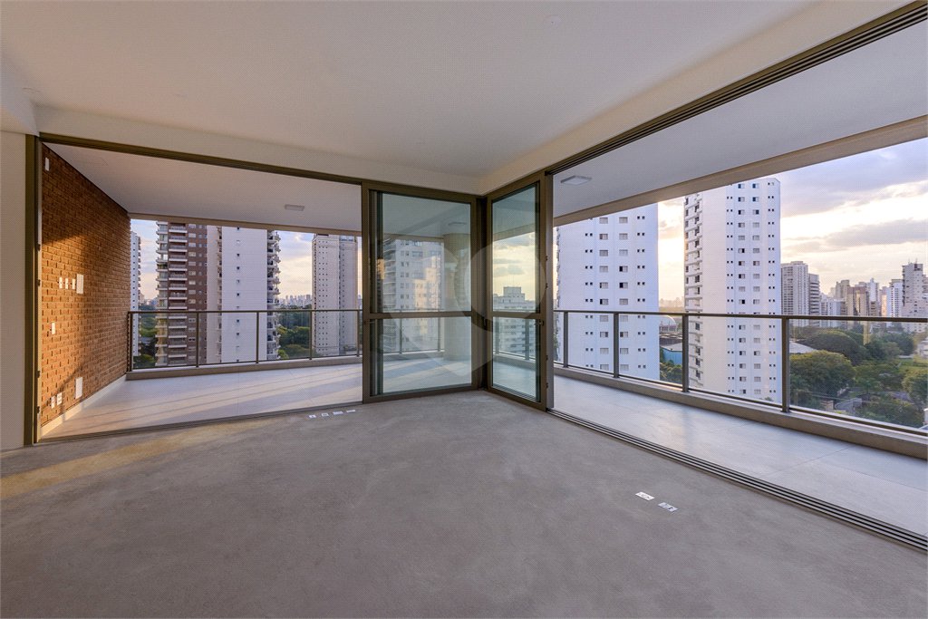 Apartamento à venda com 4 suítes em Vila Mariana, São Paulo, SP