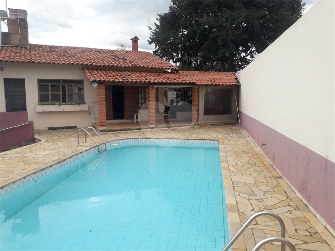 Casa à venda com 3 quartos, sendo 1 suíte,  no Centro, Socorro, SP
