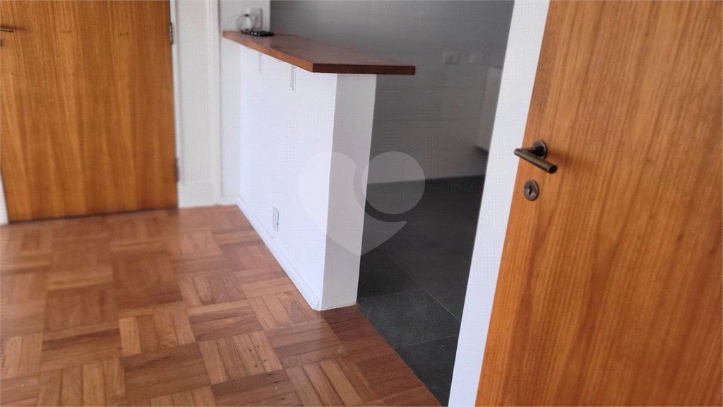 Apartamento para alugar com 3 quartos, sendo 1 suíte, em Jardim Europa, São Paulo, SP