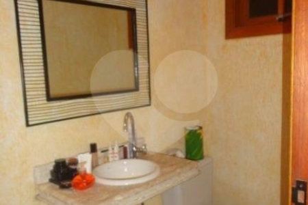 Casa à venda com 3 quartos, sendo 1 suíte,  em Parque Monte Alegre, Taboão da Serra, SP