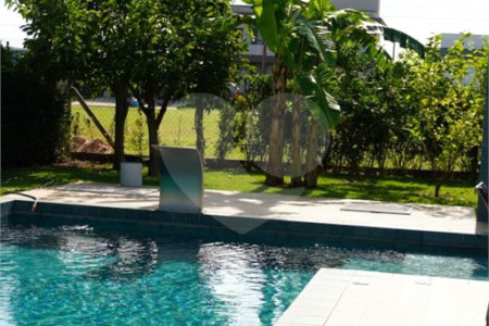 Casa à venda com 4 quartos, sendo 2 suítes, no condomínio Primavera, Salto - SP