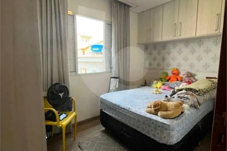 Sobrado à venda com 3 quartos, sendo 1 suíte,  em Vila Nova Cintra, Mogi das Cruzes, SP