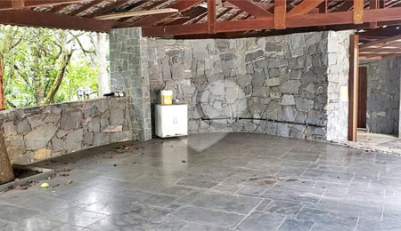 Casa à venda com 4 suítes no condomínio Alpes da Cantareira, Mairiporã - SP