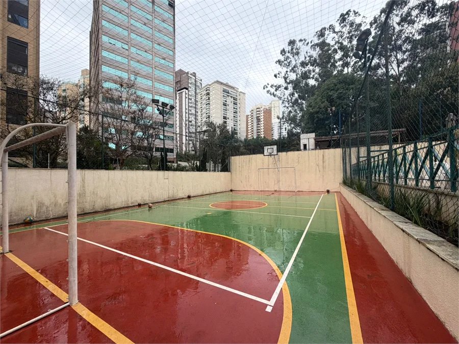 Apartamento à venda com 3 suítes em Vila Suzana, São Paulo, SP