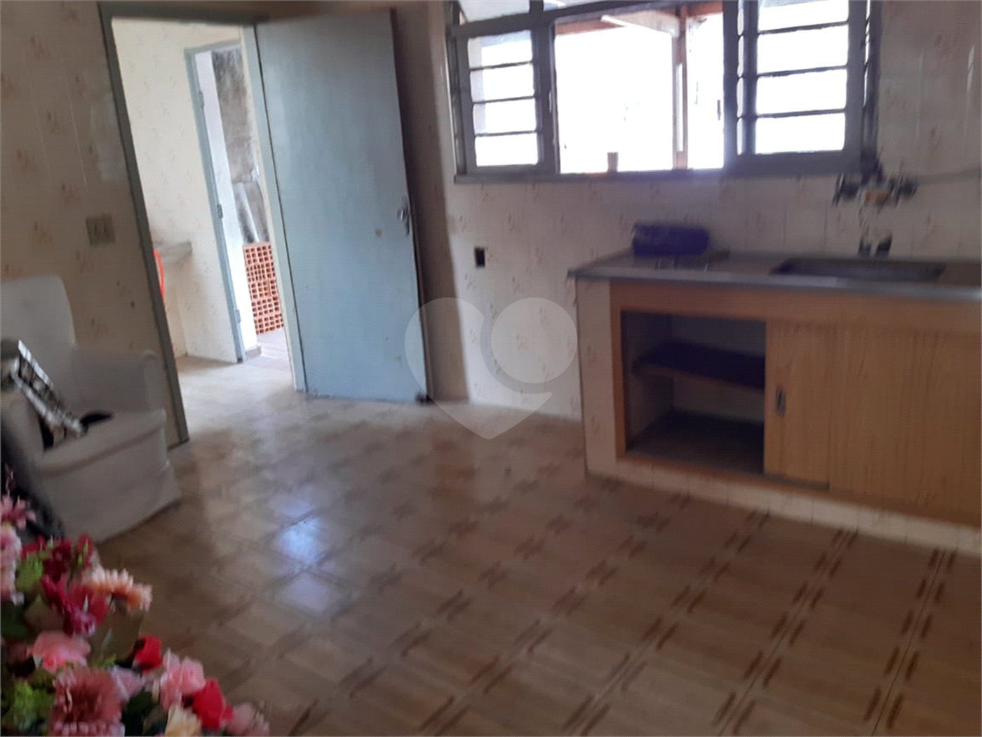 Casa à venda com 3 quartos, sendo 1 suíte, no condomínio Sem Nome, São Paulo - SP