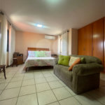Casa à venda com 3 quartos, sendo 2 suítes,  em Vila Oliveira, Mogi das Cruzes, SP
