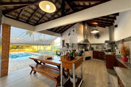 Casa à venda com 5 suítes no condomínio Parque Village Castelo, Itu - SP