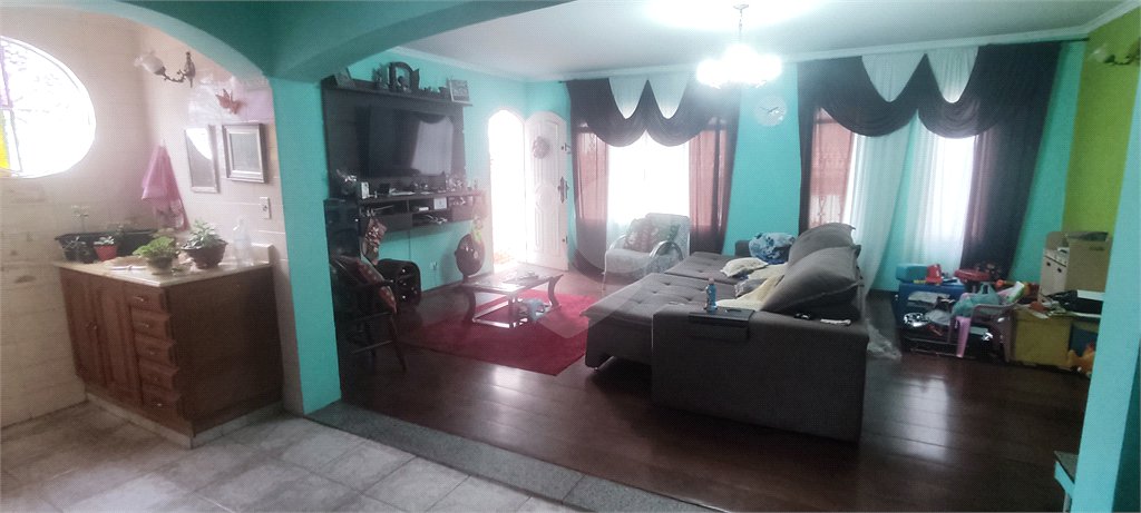 Sobrado à venda com 4 quartos em Vila Medeiros, São Paulo, SP