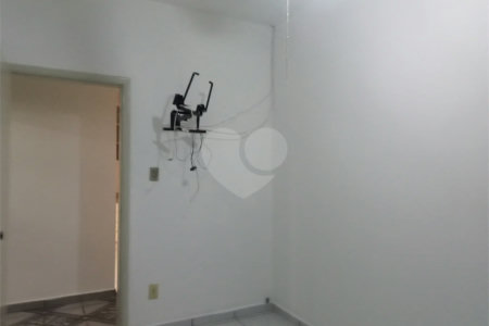 Casa Térrea à venda com 3 quartos em Parque Vitória, São Paulo, SP