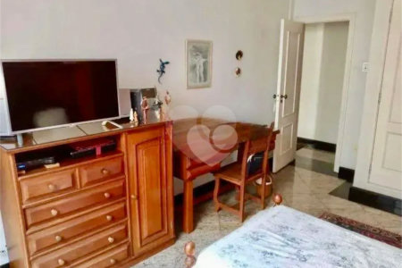 Apartamento à venda com 4 quartos, sendo 1 suíte,  em Copacabana, Rio de Janeiro, RJ