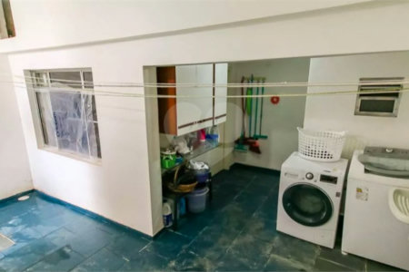 Sobrado à venda com 3 quartos, sendo 1 suíte,  em Jardim Aeroporto, São Paulo, SP