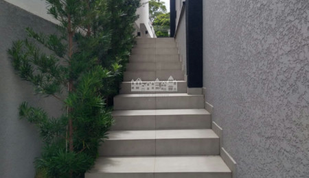 Sobrado à venda ou para alugar com 3 suítes em Jardim do Lago, Atibaia, SP