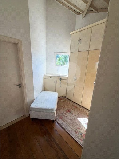 Casa à venda com 4 quartos, sendo 2 suítes, no condomínio Milennium, Valinhos - SP