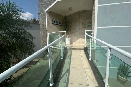 Sobrado à venda com 5 quartos, sendo 3 suítes, em Vila Nivi, São Paulo, SP