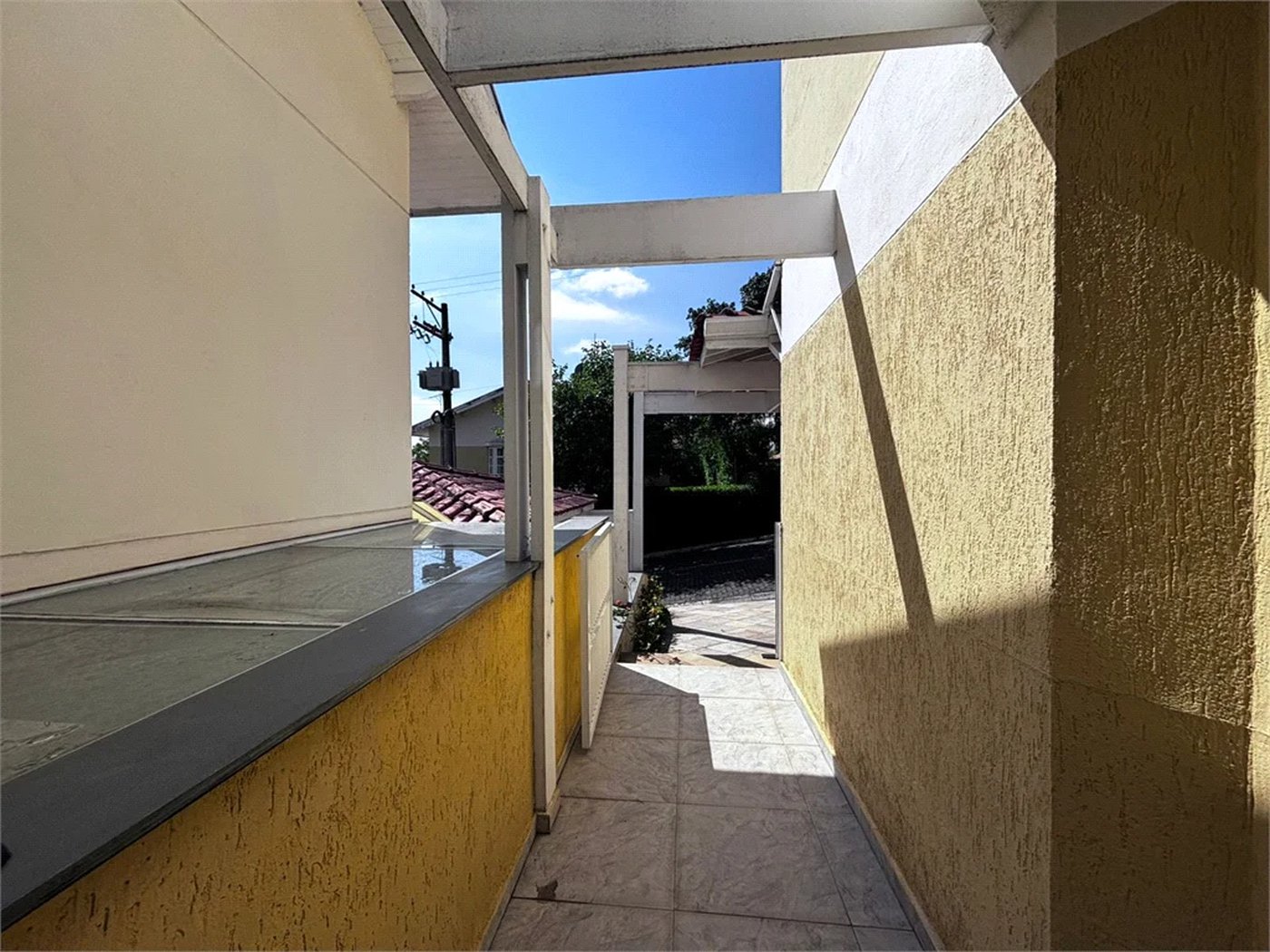Casa à venda com 3 quartos, sendo 1 suíte,  no condomínio Villagio da Granja, Cotia - SP