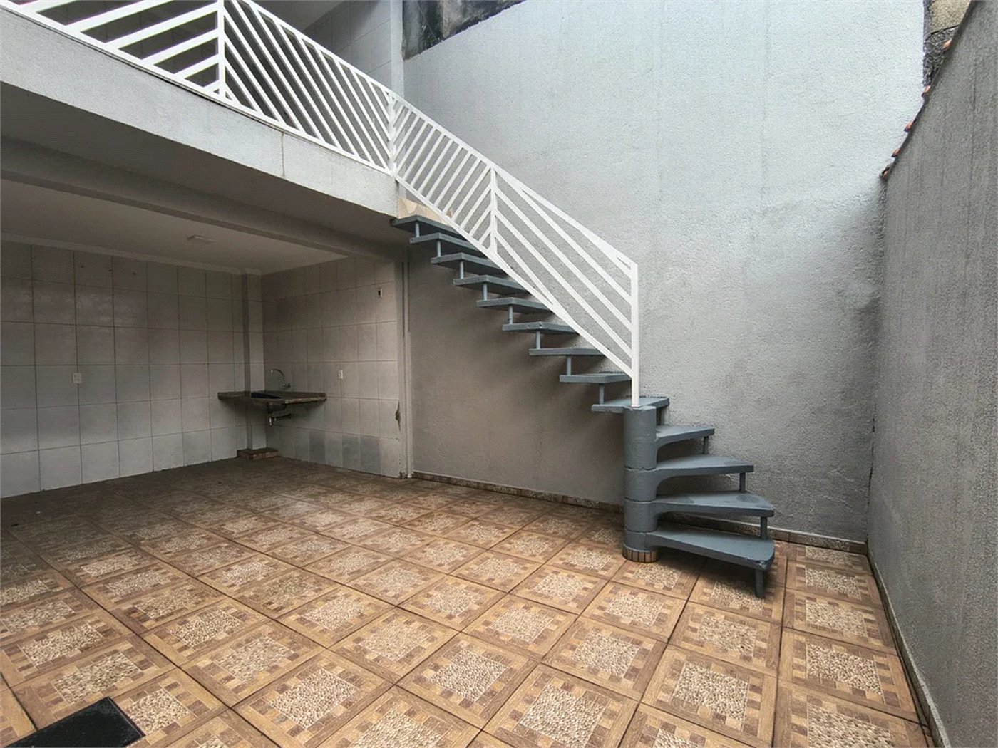Sobrado à venda com 3 quartos, sendo 1 suíte,  em Jardim D'abril, Osasco, SP
